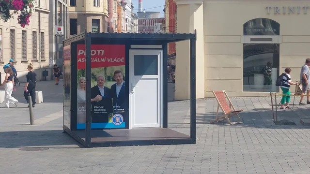 Studie: Okamura strategicky využíval média navzdory jejich znevažování