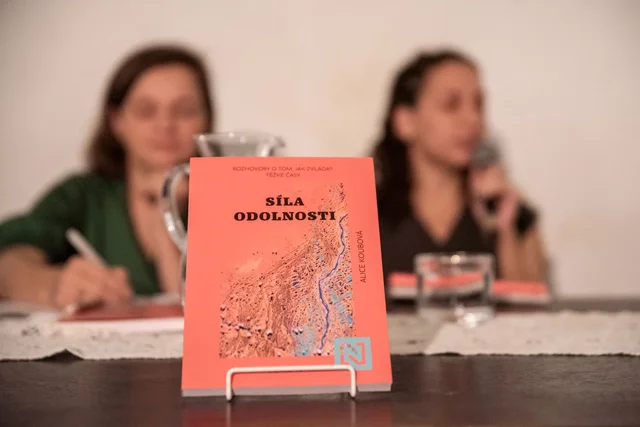 Síla odolnosti. Filosofka Koubová představila knihu rozhovorů se světovými vědci
